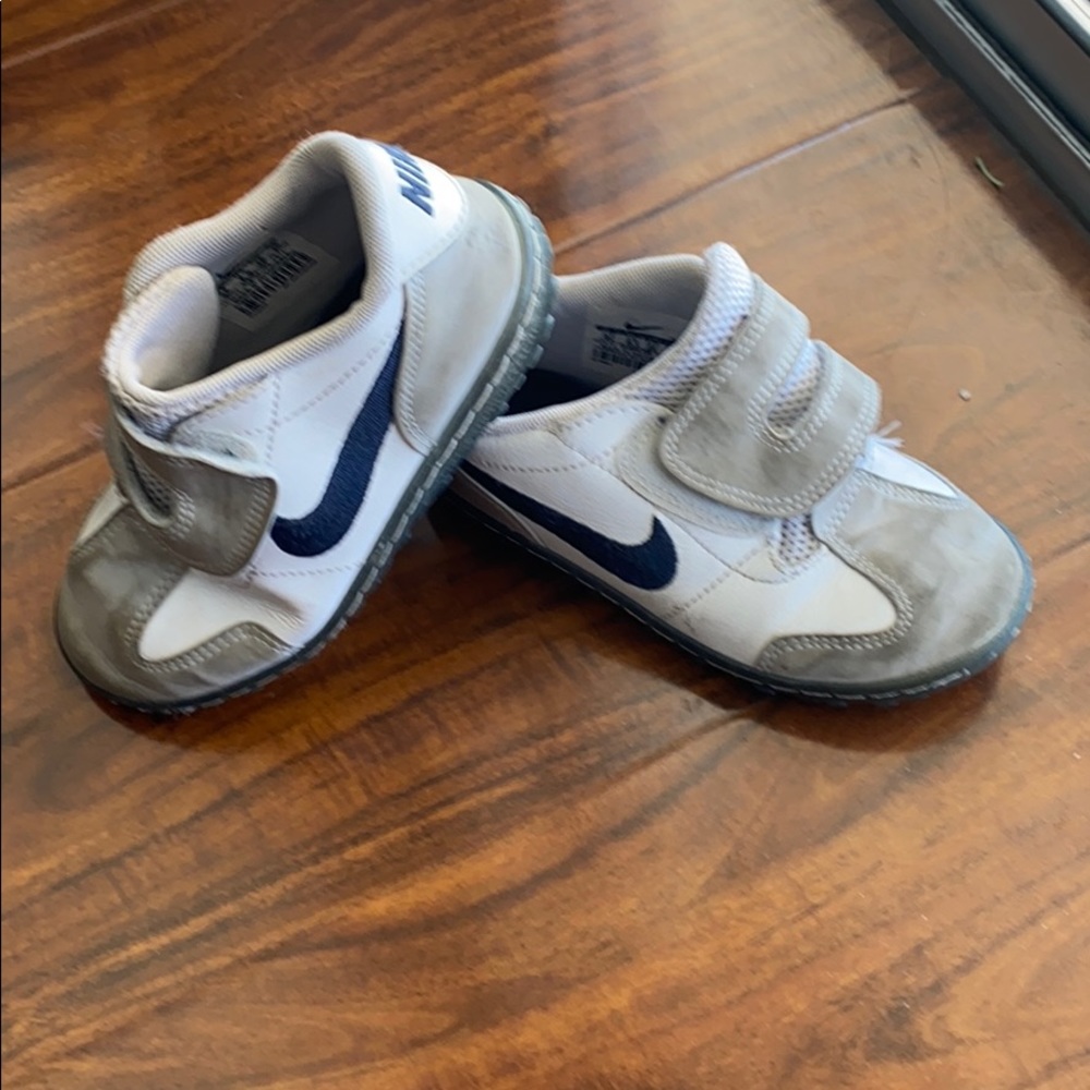 Nike toddler boys 9C